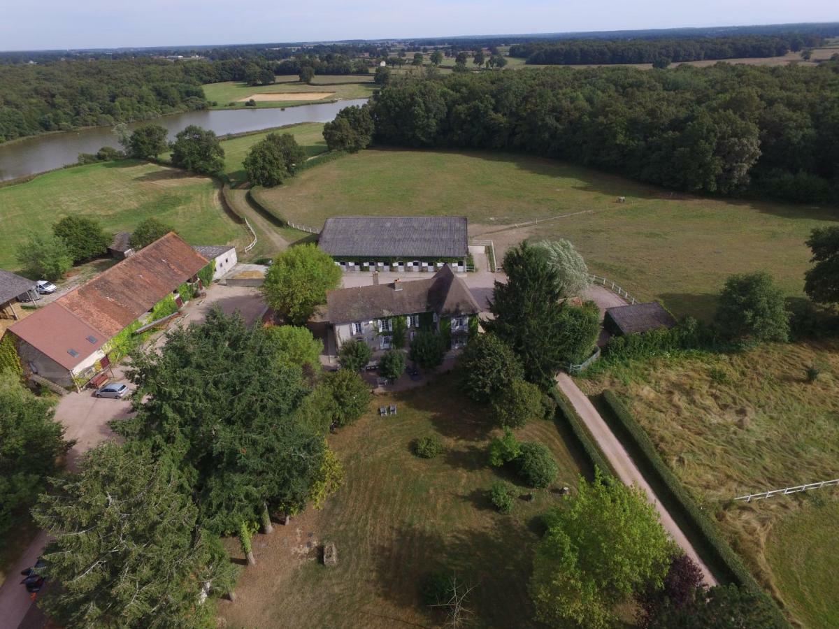 Le Domaine Du Mijarnier Bed and Breakfast Montbeugny Buitenkant foto